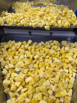 Frozen pineapple chunks 🍍 – product photo, product card