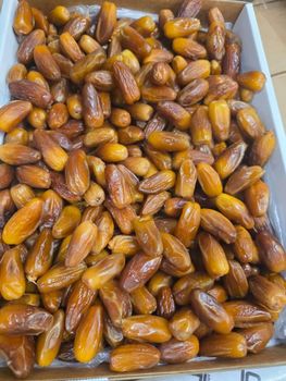fresh dates, dried dates, chocolate paste, olive, olive oil from Raha fresh dates, dried dates, chocolate paste, olive, olive oil - Raha - Algeria