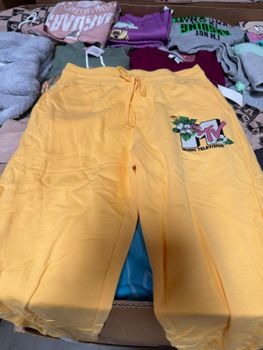 LICEND ORIGINAL DISNEY AND MORE CLOTHES - DREAM PRODUCTS TRADING - United States