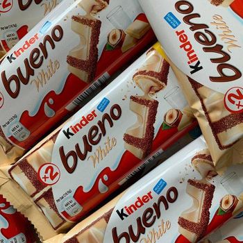 Wholesale Kinder Bueno Chocolate Crispy Wafer Filled with Delicious Hazelnut Cream Premium Quality Buy Online - PLANETE COMMERCE - France