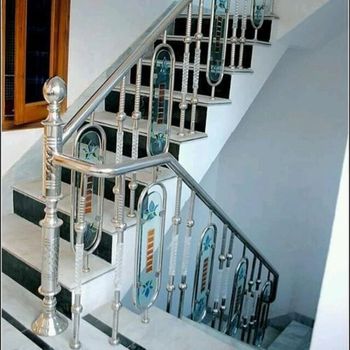 Silver Bar Stainless Steel Railings, Mounting Type: Floor Design Bar Color Silver Position Deck Mounting Type Floor Material Grade SS - Hafeez Khan Welding Works - India