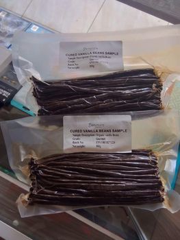 Vanilla Bean Application Gourmet And Extract Use Flavor Profile Rich Aroma, Bold And Creamy Vanillin Content Among The Highest - ENIMIRO PRODUCTS UGANDA LTD - United Arab Emirates