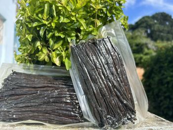 Vanlla beans premum quality Delivery Form Bag Origin Madagascar Features Without Additives Form Vanilla Powder, beans - NATIORA MANIA - Madagascar
