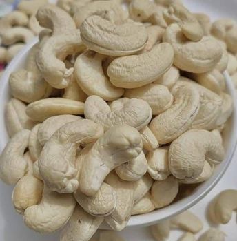 Cashew Nuts from Heron Cove Estate pty ltd Cashew Nuts - Heron Cove Estate pty ltd - South Africa