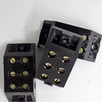 30A x 3 Way Close Connector Color Black Brand Viral Wire Count 6 Material Bakelite Model no TSC 30/3 Screw Material - Adishwar Electricals - India