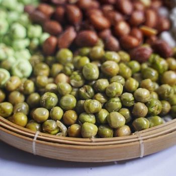 Eat Directly Mixed Nuts Coated Green Peas Protein healthy food Per OPP Bag OEM/ODM Product of Vietnam Snacks Premium Quality - THANH LONG 1 CONFECTIONERY BUSINESS HOUSEHOLD - Vietnam