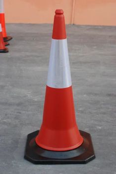 High Quality 1000mm X 5kg Plastic Traffic Cone for Reflective Safety Warning - Qingdao Greesing Supply Chain Co., Ltd. - China