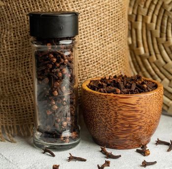 RICH AROMA PREMIUM WHOLE DRIED MADAGASCAR BROWN CLOVES SPICE AVAILABLE IN RETAIL&WHOLESALE PACKS - Sosa Merchant Solutions - Austria