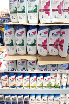 Wholesale Authentic Head & Shoulders Anti Dandruff Shampoo Classic Clean 200ml Premium Quality from PLANETE COMMERCE Wholesale Authentic Head & Shoulders Anti Dandruff Shampoo Classic Clean 200ml Premium Quality - PLANETE COMMERCE - France