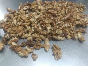 Light and Amber Mix Walnut Kernels Walnut Origin China Storage Shade Trademark sugo Processing Raw HS Code 0802310000 Model NO. walnut - Hebei ShengMeng Foodstuff Co., Ltd - China