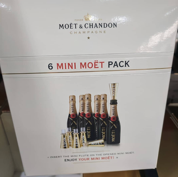 LUXURY MOET CHAMPAGNE GIFT COLLECTION | Moët & Chandon Mini Champagne 6 Mini Bottles/Flutes Retail Ready - Sosa Merchant Solutions - Austria