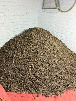 Moral Mushroom Scientific Name Morchella Spp. Color Golden-brown To Dark Brown Drying Method Sun-dried Naturally Stem Color Creamy White To Light - Zz Traders - Pakistan