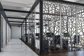 Golden Stainless Steel Room Partitions Screens, 1 Panel Colour Golden No. of Panels 1 Panel Surface Finish Polished Type of Partition Fixed - Shri Ram Metal Decorators - India