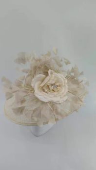 Checkered Sinamay Hat with Big Slik and Feather Trim Party Hats Fascinator Hats - 5.0/5 - China