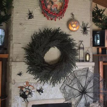 Halloween Norfolk Pine Wreaths Black Decorative Wreath - Xiamen Jimei Kailili Crafts Factory - China