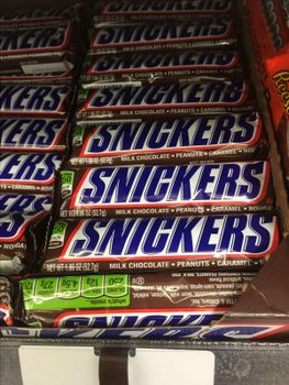 Premium Quality Wholesale Suppliers Snickers Chocolate Snickers 35g 50g for Business Resellers Event Supplies from PLANETE COMMERCE Premium Quality Wholesale Suppliers Snickers Chocolate Snickers 35g 50g for Business Resellers Event Supplies - PLANETE COMMERCE - France