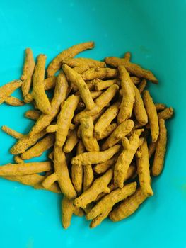 TURMERIC DOUBLE POLISHED SELAM VARIETY PREMIUM CURCUMIN 3%PLUS - Evermark Industries - India