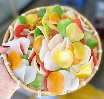 Prawn Crackers Texture Crispy Origin Vietnam Carton Size 20kg/carton Flavor Taste Of Vietnam Shelf Life 12 Months, 24M Primary Ingredient Fresh Shrimp - Lee - Vietnam