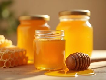 Honey & Beeswax - Savannah Source Global Trade Ltd - Kenya