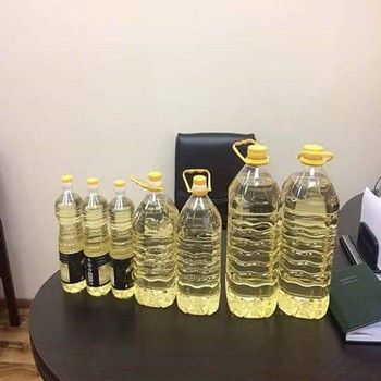 Classic Refined Sunflower Oil Excellent Quality Wholesale Price High Quality Kitchen Oil for Food Manufacturers from PLANETE COMMERCE Classic Refined Sunflower Oil Excellent Quality Wholesale Price High Quality Kitchen Oil for Food Manufacturers - PLANETE COMMERCE - France