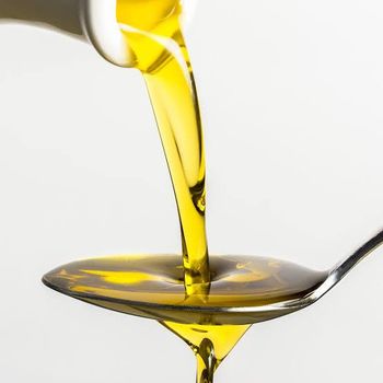 Refined Vegetable Cooking Oil – Premium Food Grade from SPECTRUM PAY SERVICES Refined Vegetable Cooking Oil – Premium Food Grade - SPECTRUM PAY SERVICES - United States