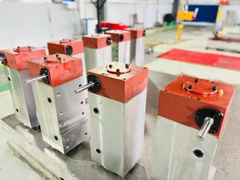 125t 250t 500t Customizable Quality Press Brake Tooling Hydraulic Cylinders - Yuhua Machinery Co., Ltd - China