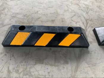 Car Speed Bump Wheel Stopper Rubber Speed Hump - Beijing Roadsafe Technology Co., Ltd. - China