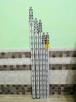 Mechanical Aluminium Leveling Staff Set 4 mt Magnetic Yes Type Mechanical Material Aluminium Set Contains 5 Pieces Size 4 Meter - Rose Survey Equipments - India