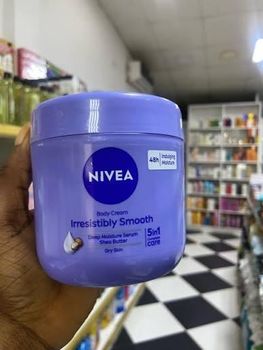 Nivea Crème / Body Milk - Cosmetics Ltd - France