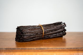 Bourbon Vanilla Beans TK Grade A (+17 cm) – product photo, Tahitian Vanilla Beans products found from trusted suppliers, wholesalers, manufacturers & exporters Listing