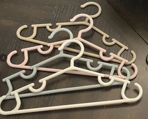 Children's Plastic Clothes Hangers, New Plastic Anti-Slip Clothes Hangers - YIWU SHIYONG Trading Co., Ltd. - China