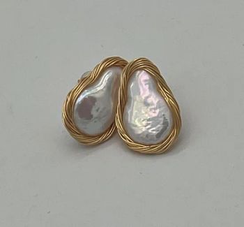 Handcrafted Unique Baroque Pearl Earrings with Elegant Gold Plated Accessory - ZHUJI YEYI IMPORT AND EXPORT CO., LTD. - China