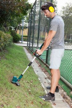 Liangye Cordless Garden Tools 18V Battery Operated Electric Power String Trimmer - Ningbo Liangye Electric Appliances Co., Ltd. - China
