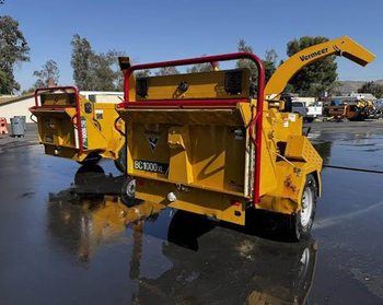 Mobile Wood Chipper Machine for Tree Branches Logs and Garden Waste Processing - senesie mfg llc - United States