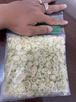 Frozen sliced lemongrass Size 1-1.5mm Storage Temperature -18 Place of Origin Vietnam Freezing Temperature -30 Specification Size 1-1.5mm - Công ty TNHH Thương Mại Xuất Nhập Khẩu Tân Gia Thành - Vietnam