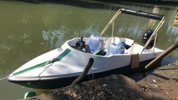 4.3m FRP Motor Speed Boat Material FRP, Frp Color White (Base) Power Source Motor Seating Capacity 4 Max Speed 25 Knots Surface Finish Color - Summit Maritime Private Limited - India
