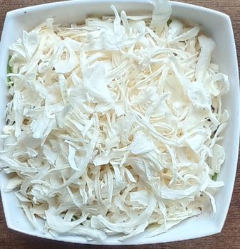 White Onion Flakes Color White Net Weight Per Bag 14 Kg Shelf Life Long Shelf Life Hygiene Hygienically Packed Grade A GRADE EXPORT QUALITY - 4MAX GLOBAL EXIM PVT LTD - India