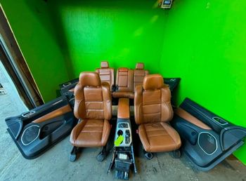 2016 JEEP GRAND CHEROKEE SRT WK2 OEM BROWN INTERIOR SEATS With SCREENS CONSOLE PANELS - WK2 Jeep Grand Cherokee, SRT and Trackhawk Parts - United States
