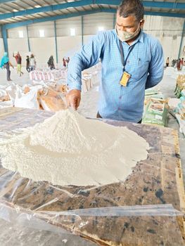 Refined Wheat Flour for Bakery usage, 27% gluten Organic No Origin India Total Ash 0.55% Gluten Content 27-28% Packaging Size > 25 kg - Honest Origin Good Foodstuff Trading LLC - United Arab Emirates
