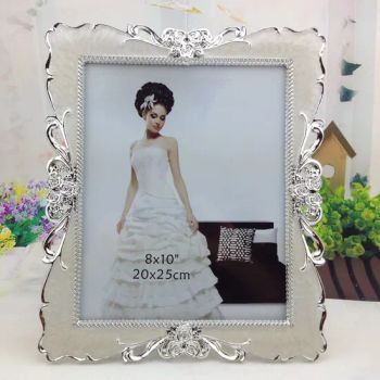 7inch 10inch Color Painting Vintage Resin Photo Frame Customized Handmade Plastic Wedding Decor - Xiamen Qlfamily Technology Co., Ltd. - China