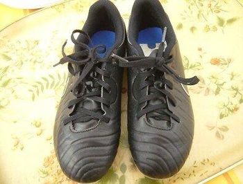 Second Hand Used Football Soccer Shoes Boots Bales Original Used Branded Shoes Used Shoes Branded Wholesale - HELBER AGRO PRODUCT COMPANY LTD - Kenya