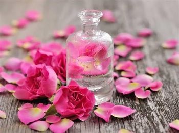 Rose hydrosol water Purity Distilled Source Rose Water Processing Method - Vedam Organics - India