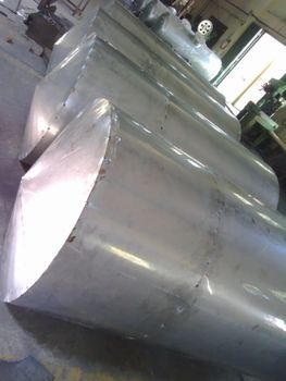 Stainless Steel Pressure Vessels Durability Durable Capacity Upto 10000 L Storage Material Liquids Material Stainless - Dhananjay Fabrication & Engineering Works - India