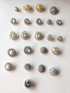 Fashion Garment Accessories Pearl Rhinestone Crystal Metal Decoration Button for Dress Shirt - Guangzhou Govolon Trade Co., Ltd. - China