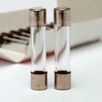 SIBA Glass Fuses Lead Type Radial Lead 2 Pin Voltage Ratings 65 V - 10 Kv Interrupting Rating Up To 70 Ka Standards Iec 60127, Din Vde 0820, Cee4, Ul 248-14, Ul 512, - EE Corporation - India