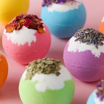 Natural Petal Infused Bliss Dried Flower Bath Bomb - Huizhou Yajiali Industrial Co., Ltd. - China