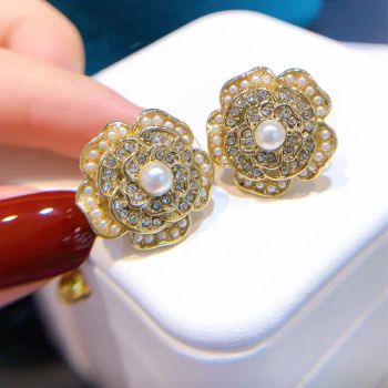 Hot Selling Luxury Pearl Jewelry Designer Brand Fashion Pearl Earrings - Hebei Blue Whale Import and Export Trading Co., Ltd. - China