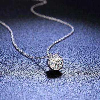 Moissanite Custom Pendant Necklace for Women Jewelry Gift Silver925 1CT Round Moissanite Stone Classic Pendant Jewelry - Wuzhou Changzhou Fengzuan Jewelry Shop - China