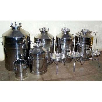 Stainless Steel SS Pressure Vessels Thickness 3mm Design Precise Diameter 1800mm Construction Robust Surface Finish - Aum Enggiserve And Pharmachem Limited - India