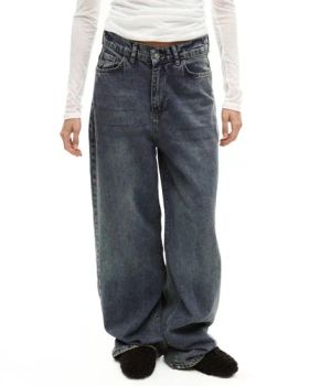 2024 New Fashionable Lady Jeans Simple Style Jeans Produced in Guangzhou - Guangzhou Lepanchuang Garment Co., Ltd. - China